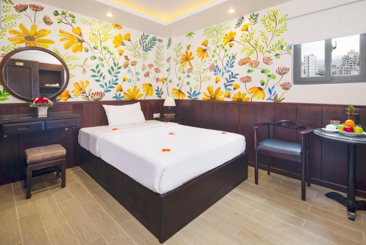 Azura Gold Hotel & Apartment Nha Trang Exteriör bild