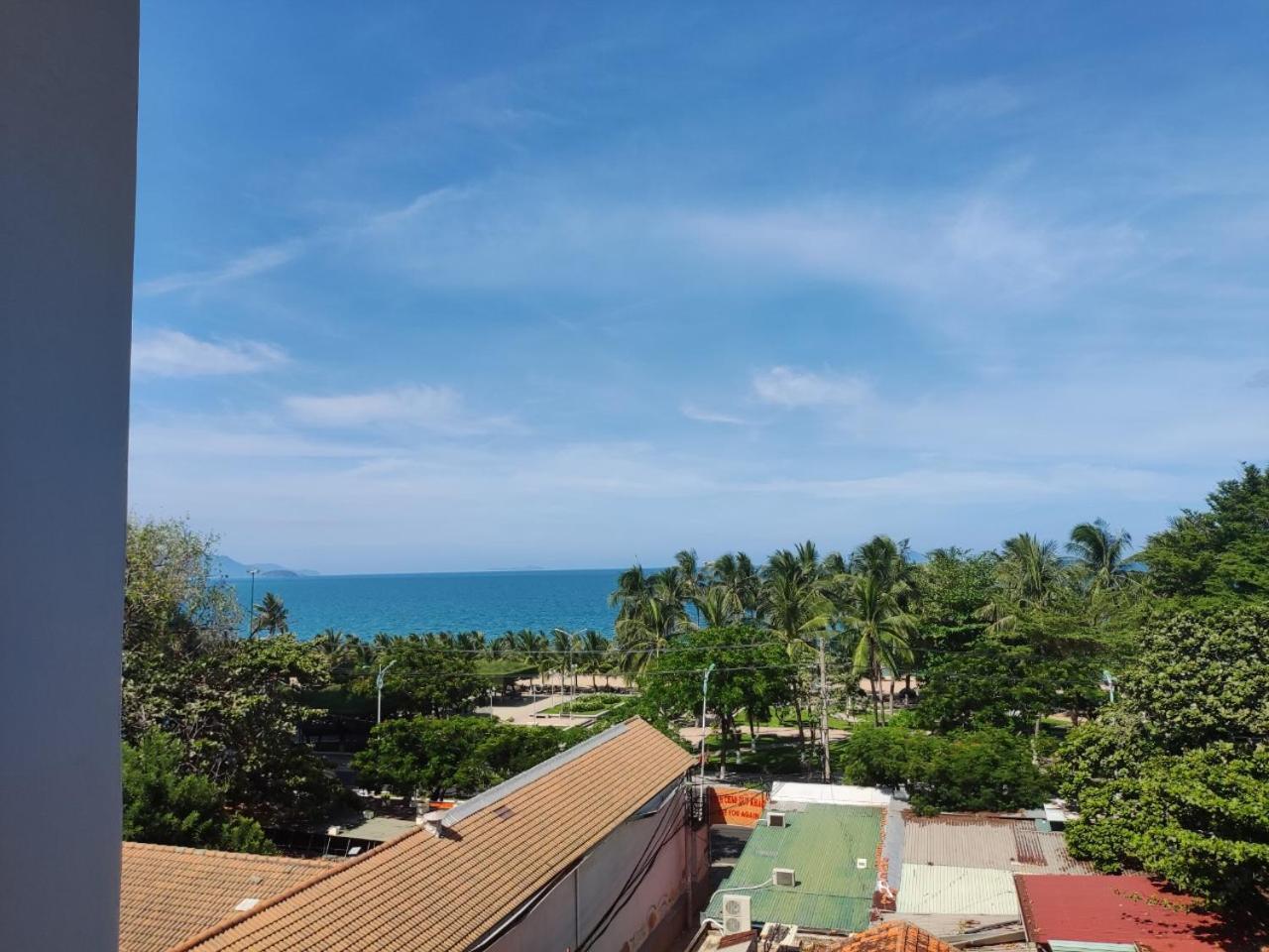 Azura Gold Hotel & Apartment Nha Trang Exteriör bild