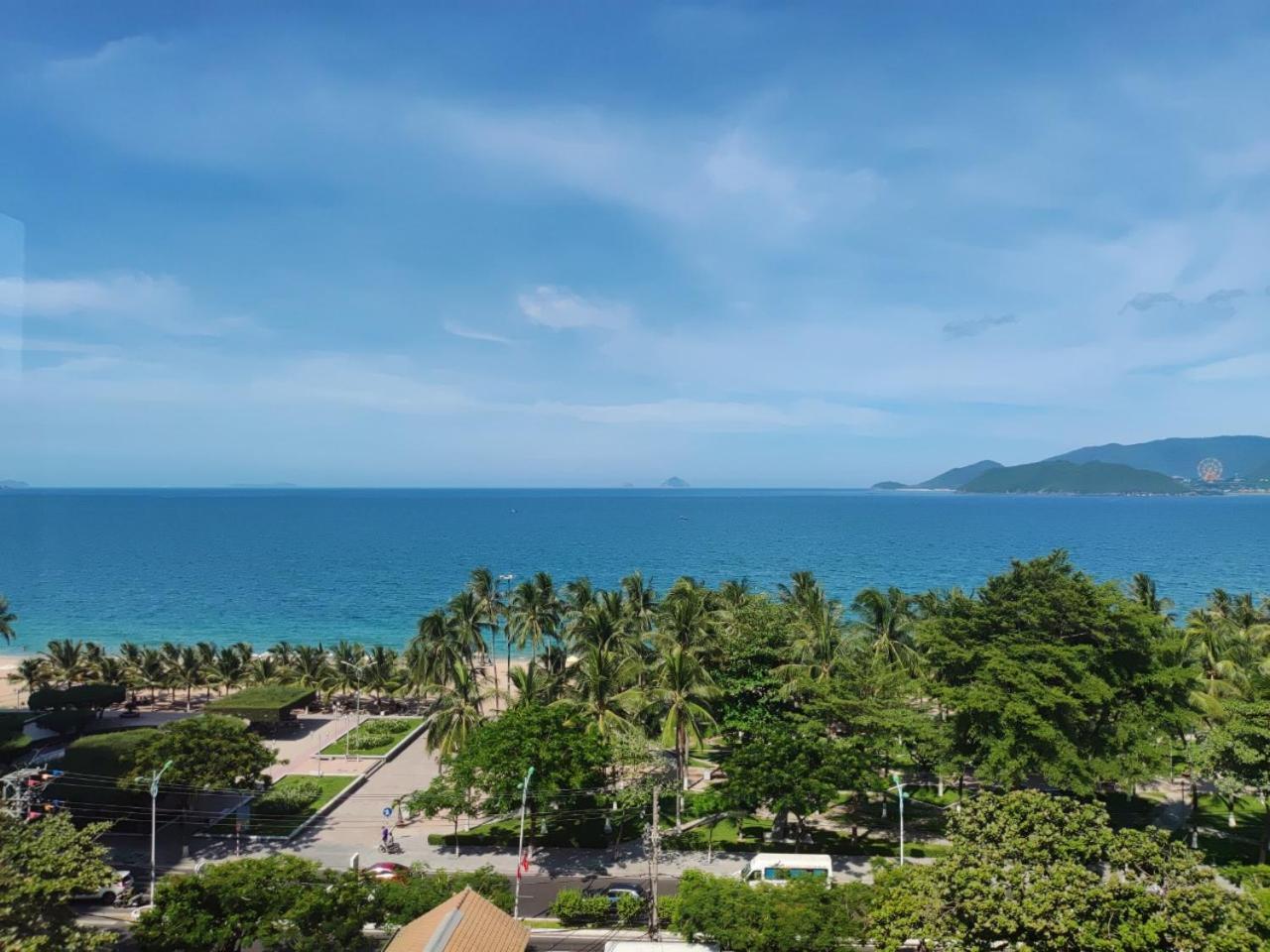 Azura Gold Hotel & Apartment Nha Trang Exteriör bild