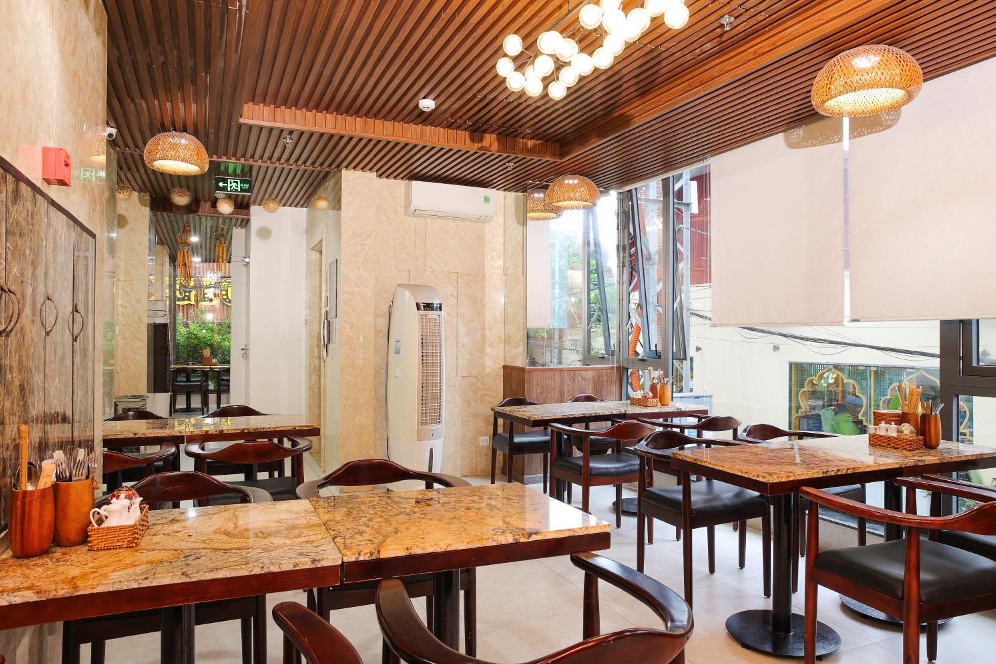 Azura Gold Hotel & Apartment Nha Trang Exteriör bild