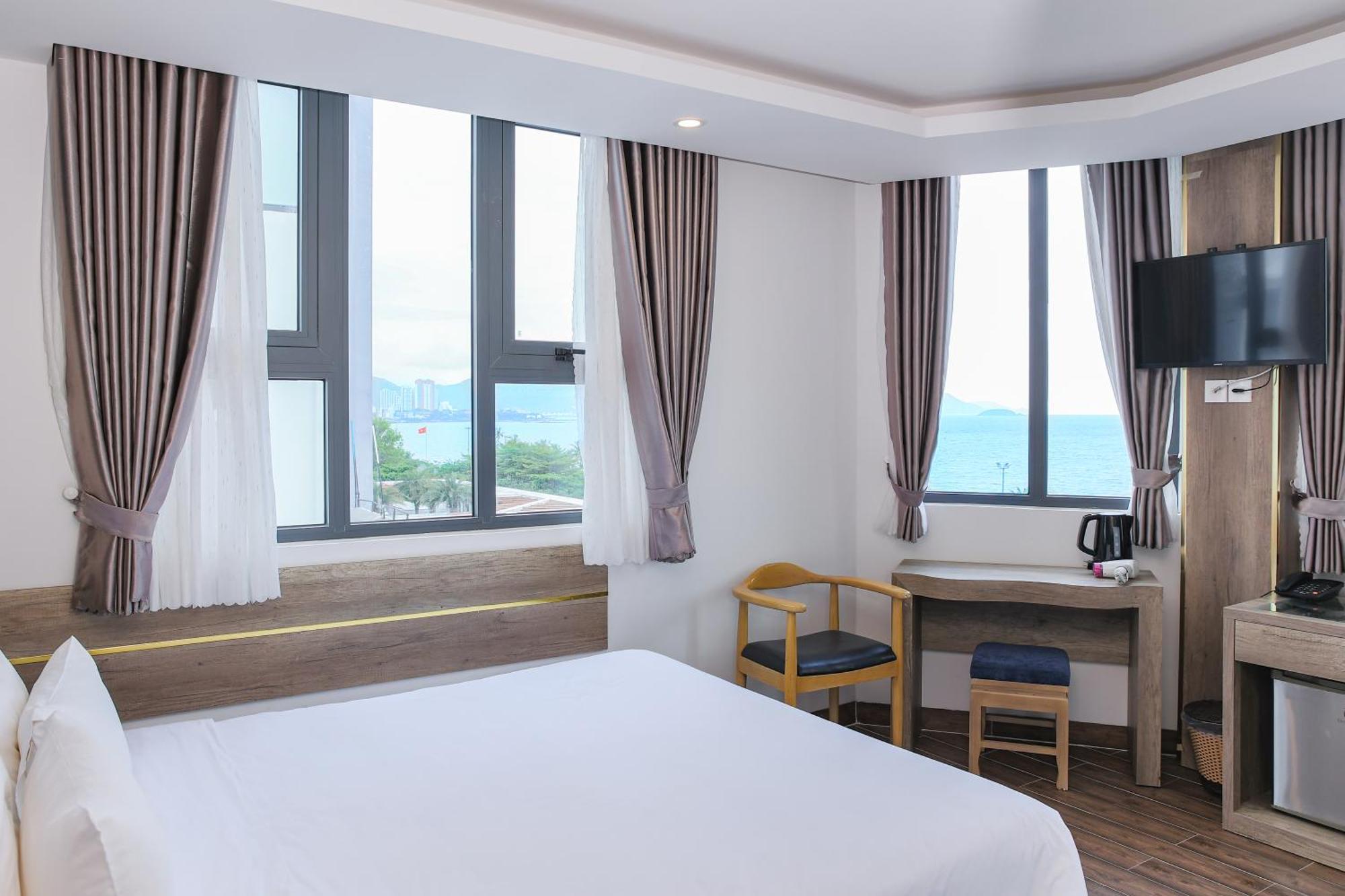 Azura Gold Hotel & Apartment Nha Trang Exteriör bild